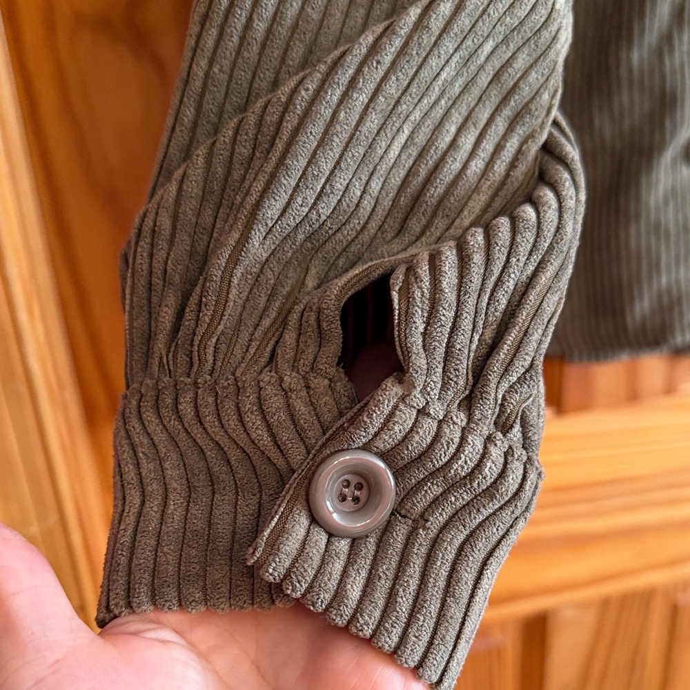 BiBi Women’s Corduroy Button-Down Shirt in Olive - Picture 5 of 6